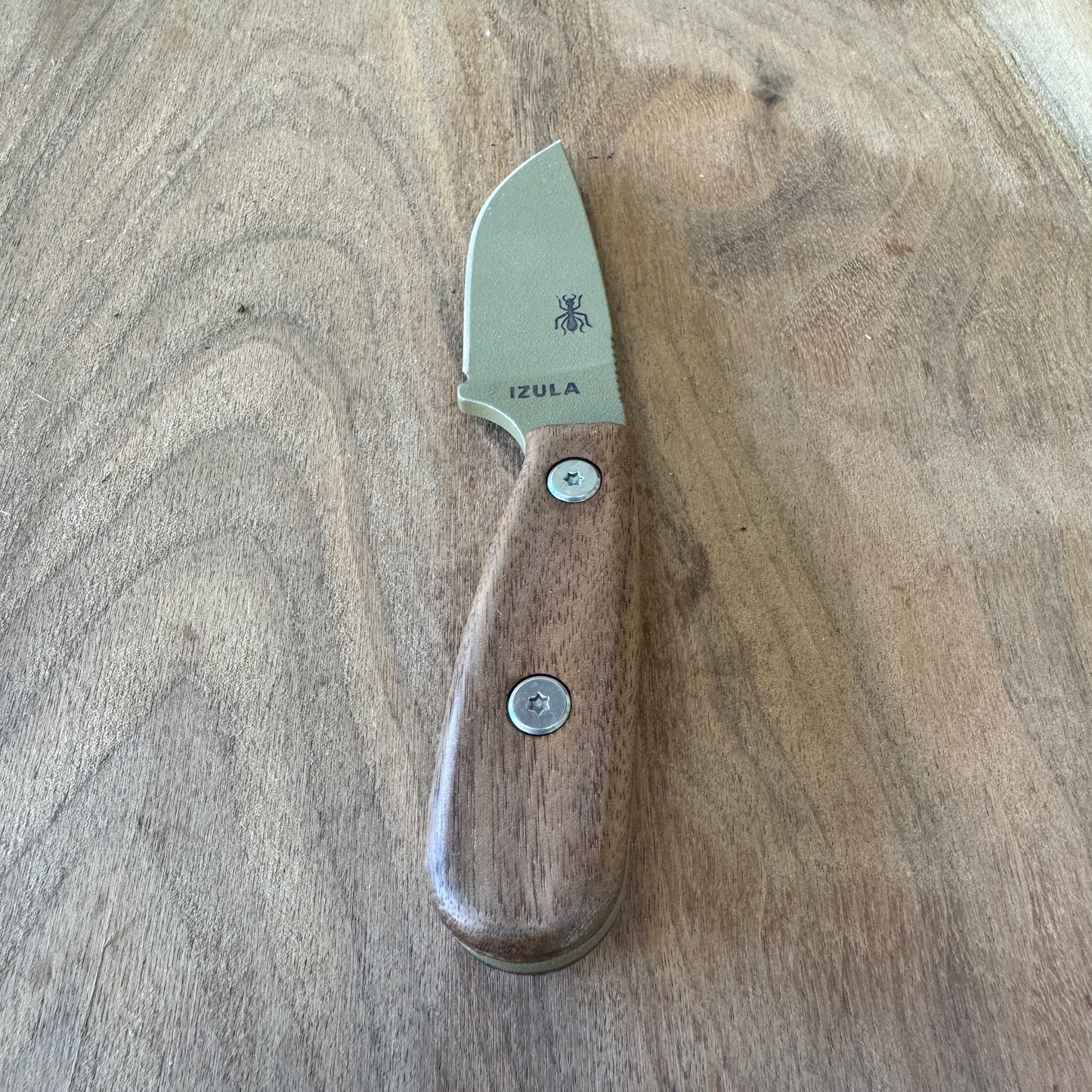 Walnut handles/scales for ESEE Izula